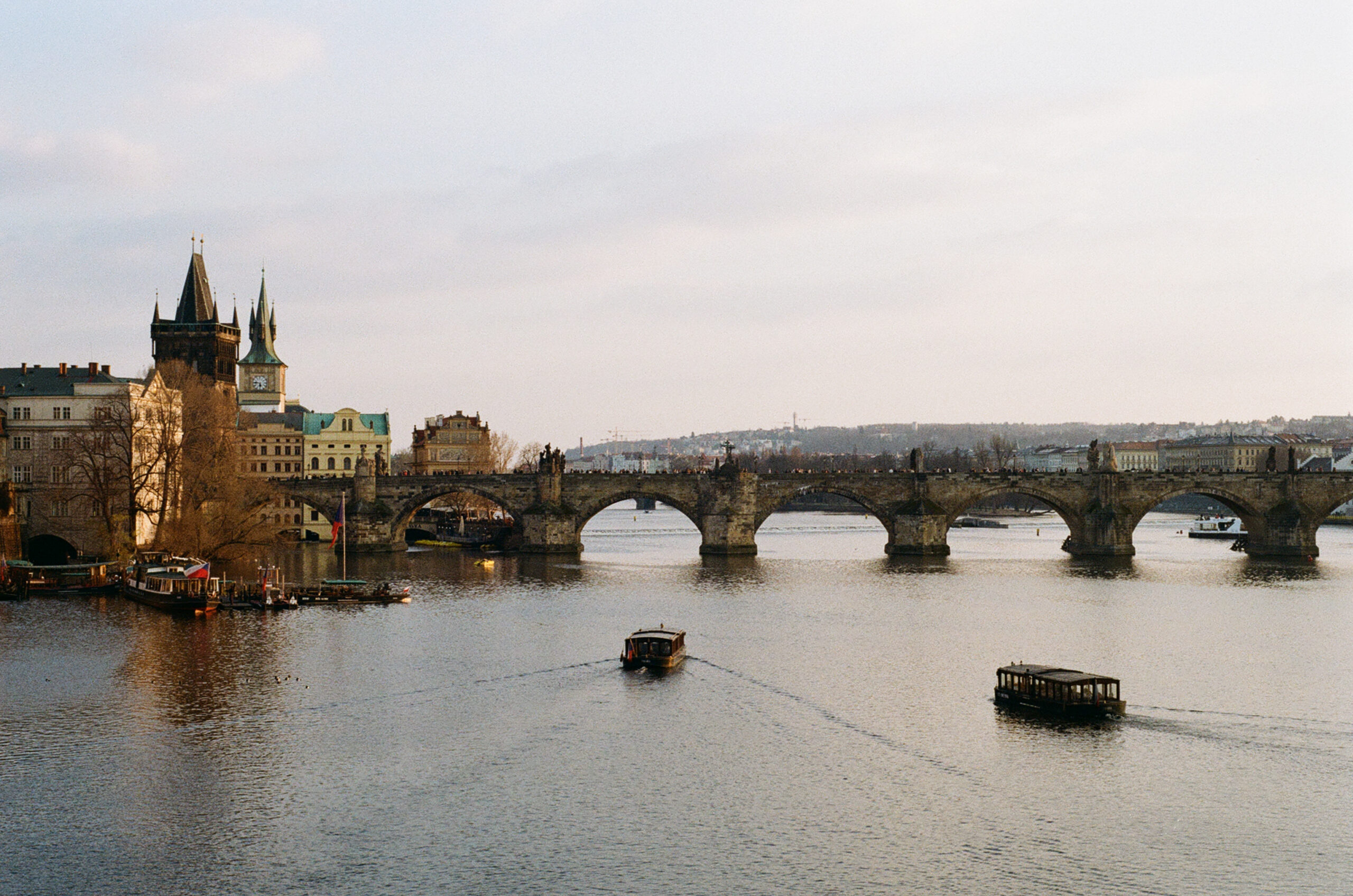 Analog Kodak Gold 200 Nikon 100F